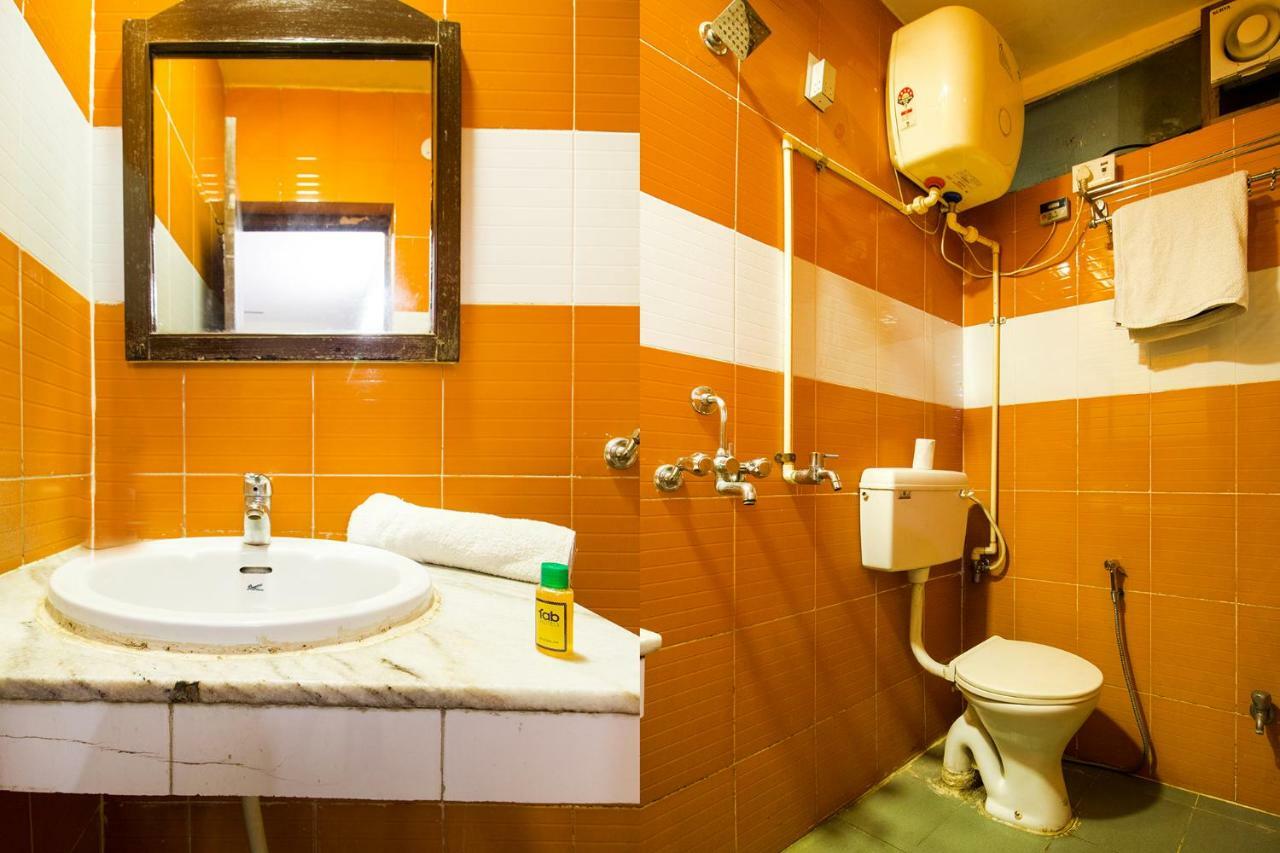Hotel Ashrey Dehradun Esterno foto
