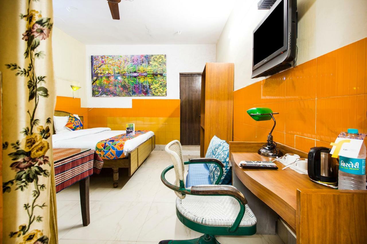 Hotel Ashrey Dehradun Esterno foto