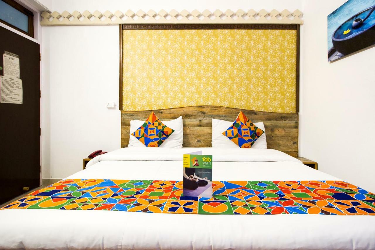 Hotel Ashrey Dehradun Esterno foto