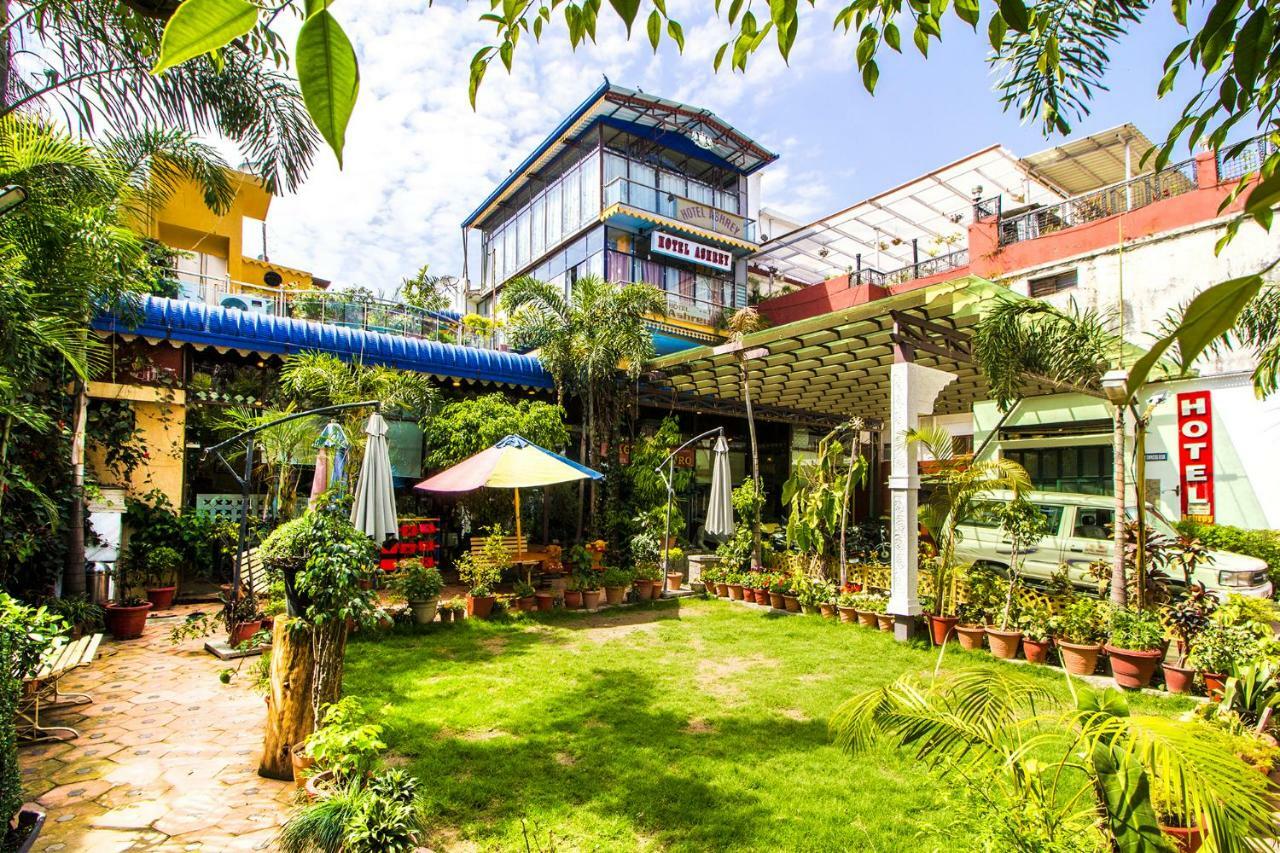 Hotel Ashrey Dehradun Esterno foto