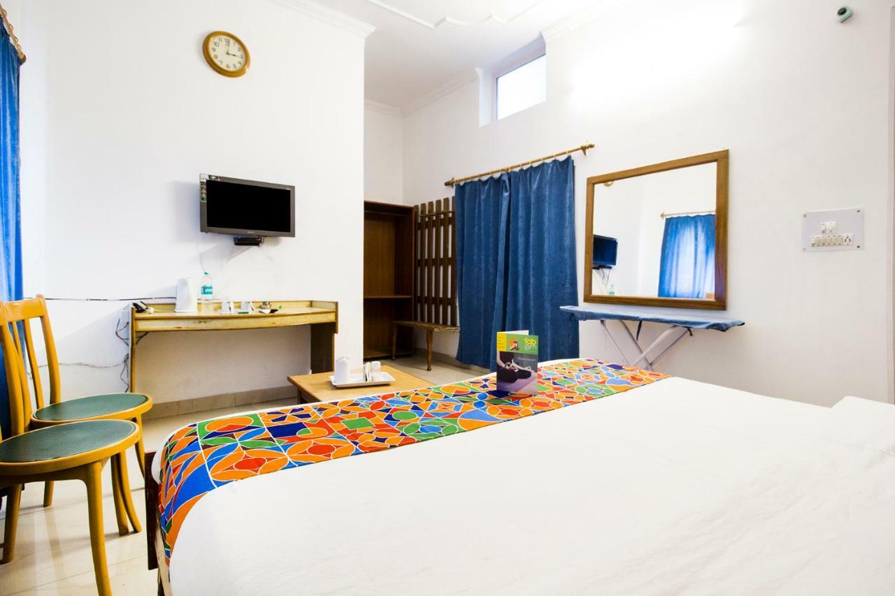 Hotel Ashrey Dehradun Esterno foto
