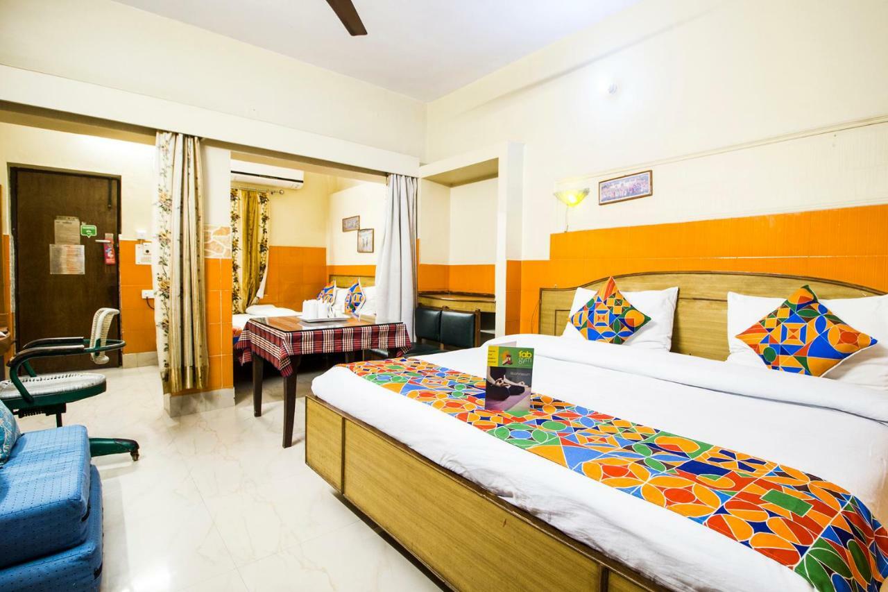 Hotel Ashrey Dehradun Esterno foto