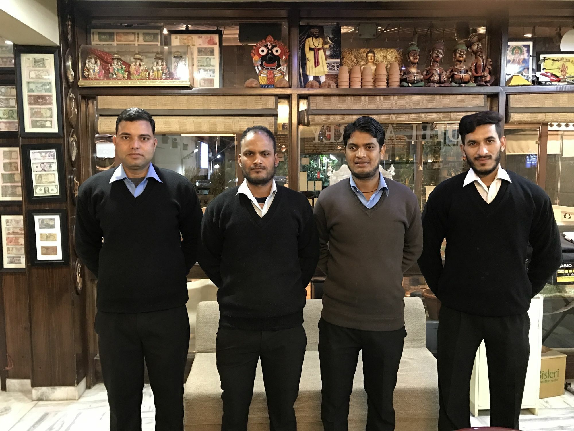 Hotel Ashrey Dehradun Esterno foto
