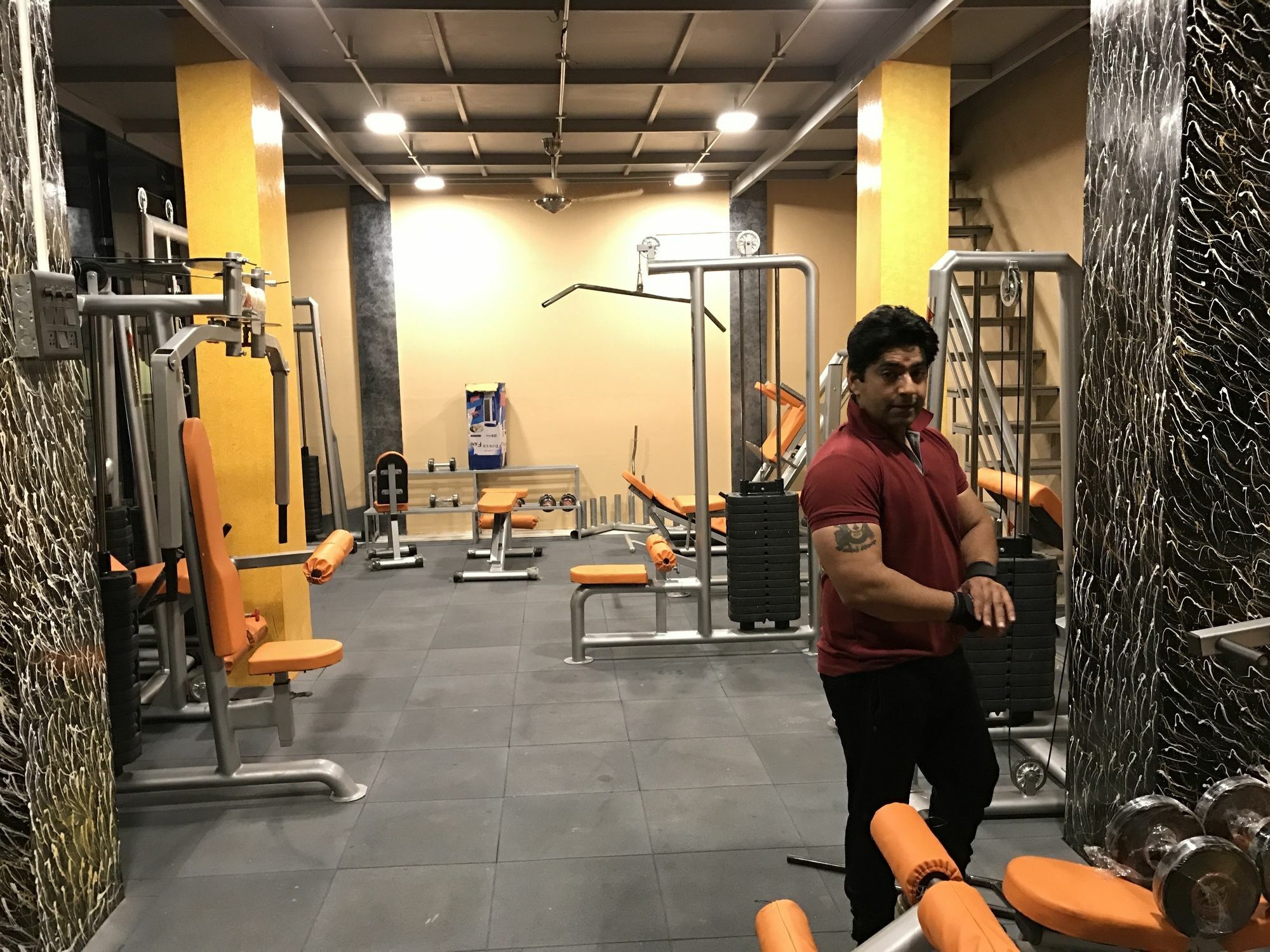 Hotel Ashrey Dehradun Esterno foto